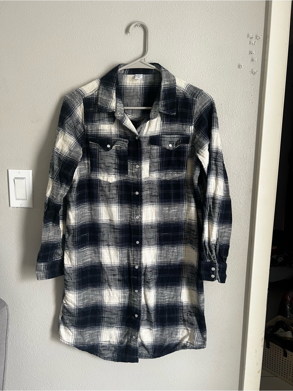 Old Navy Black and White Plaid Shirt Jacket